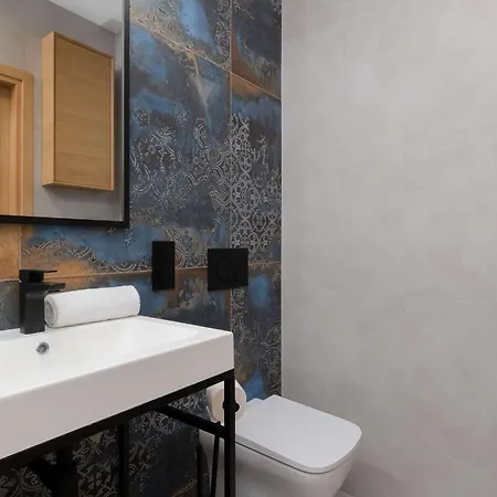 Apartment Exceptional With Parking In By Renters