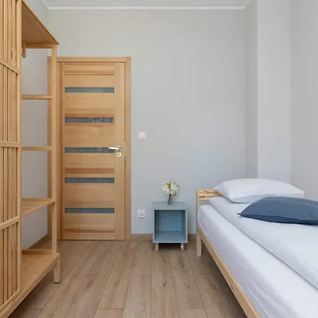 Exceptional With Parking In By Renters アパート